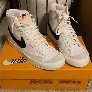 Nike Women’s Blazer Mid ‘77- BRAND NEW